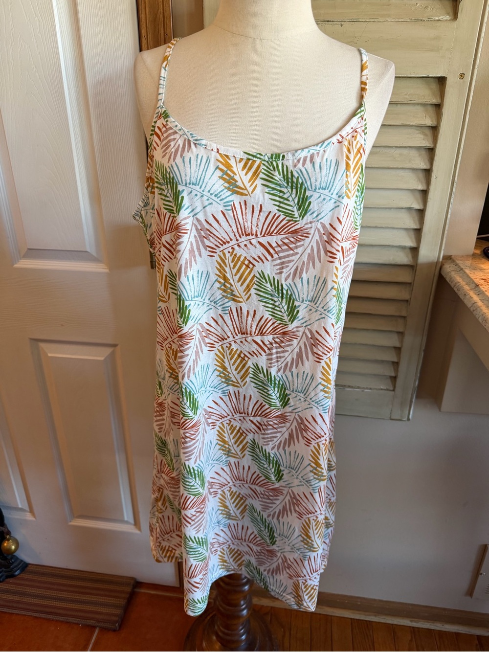 Sleeveless White Midi Slip Dress with Multicolor Leaf Print
